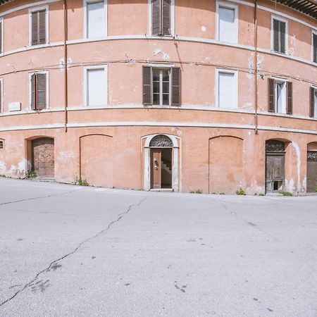 Bhr - Appartamento Dell'Anfiteatro Spolète Extérieur photo